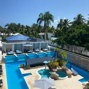 https://phoenix-spa-resort.comcaribbean.com